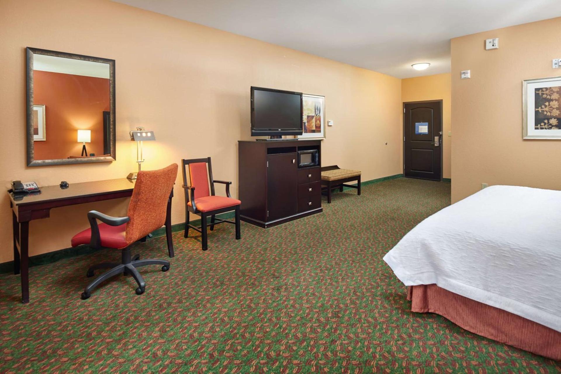 Hampton Inn & Suites Waco-South photo 17