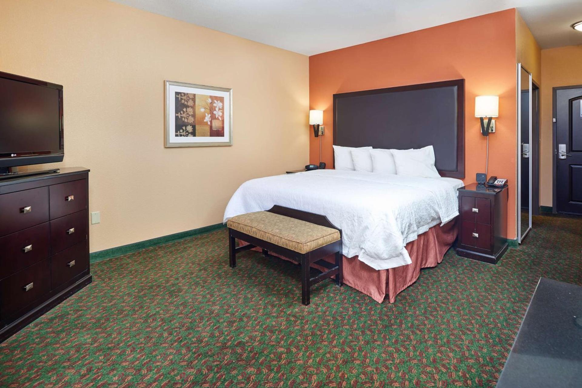 Hampton Inn & Suites Waco-South photo 29