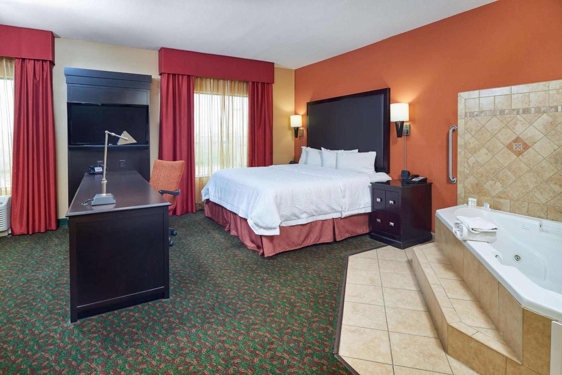 Hampton Inn & Suites Waco-South photo 30