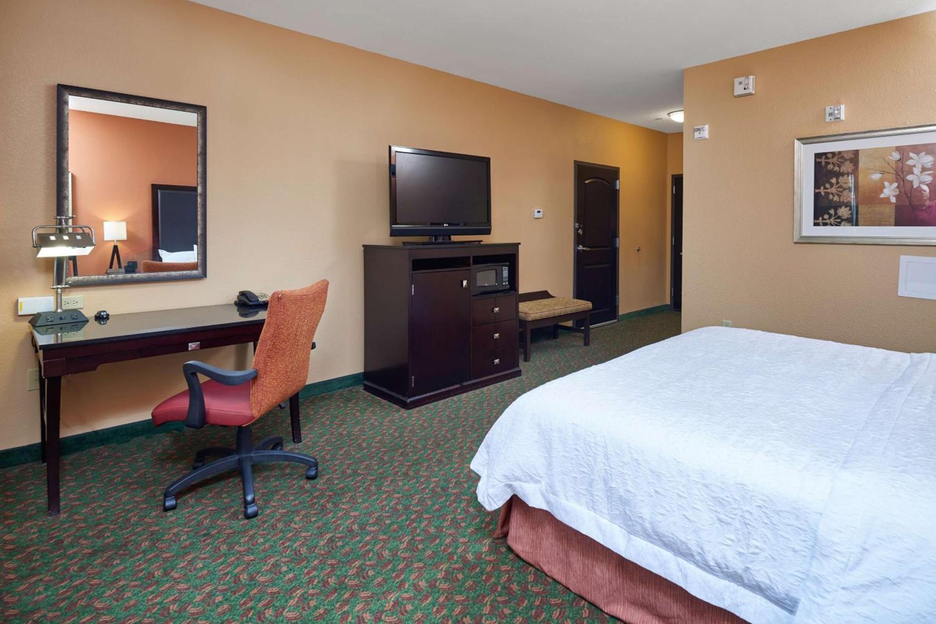 Hampton Inn & Suites Waco-South photo 34
