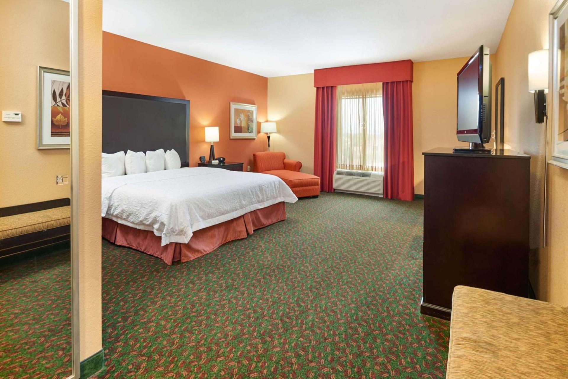 Hampton Inn & Suites Waco-South photo 35