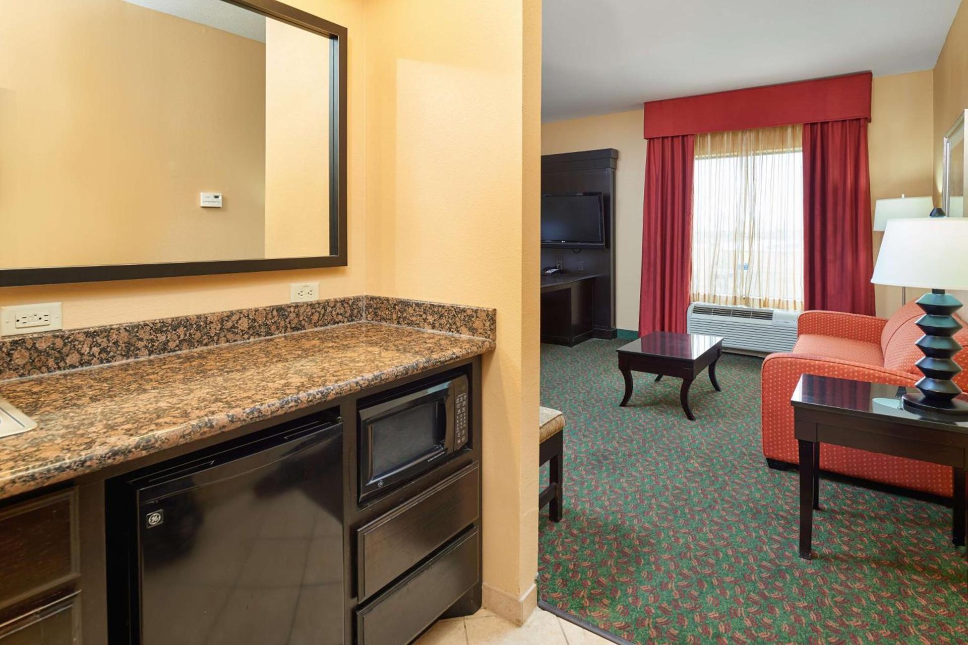 Hampton Inn & Suites Waco-South photo 36