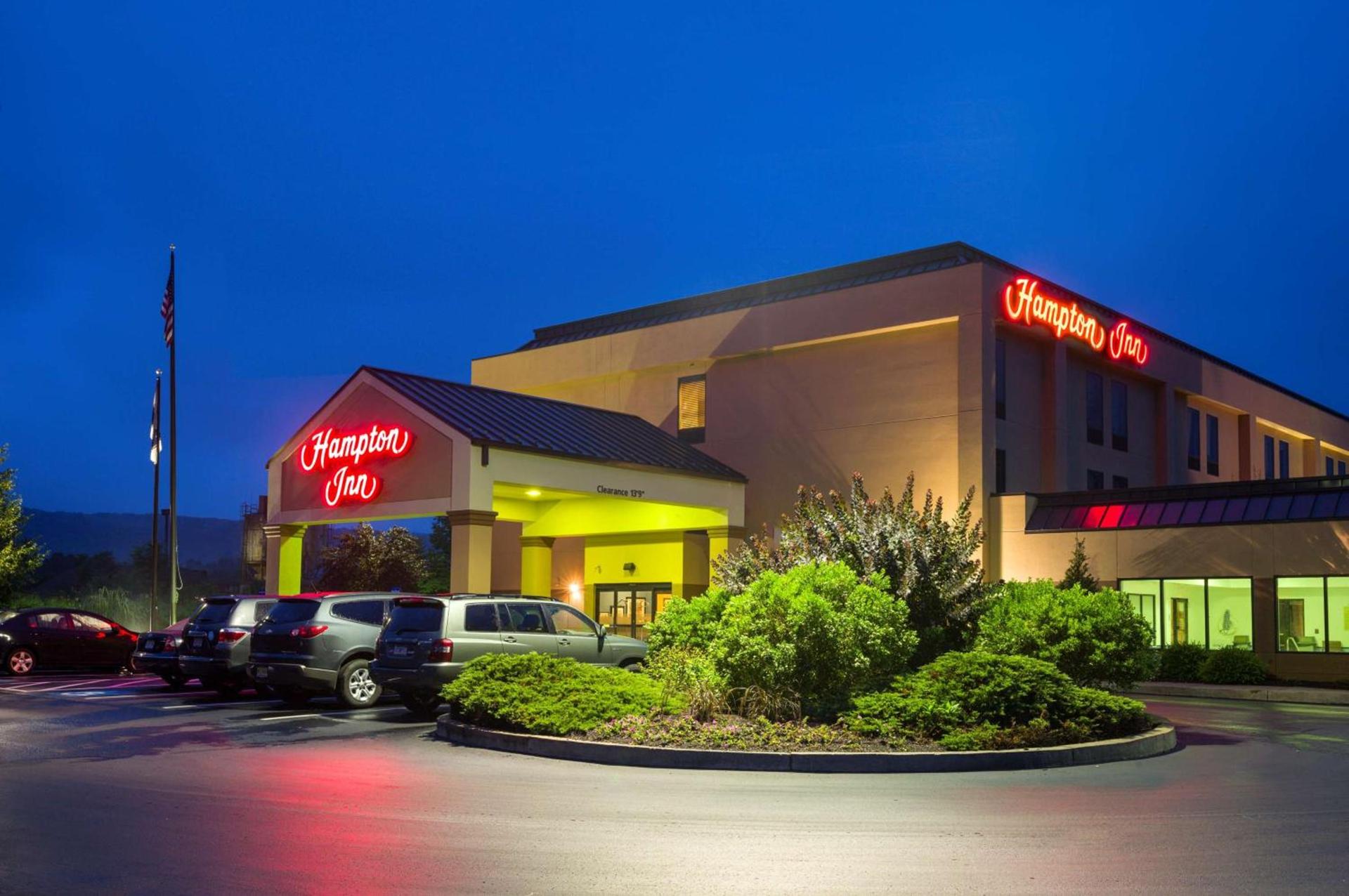 Hampton Inn Danville photo 2