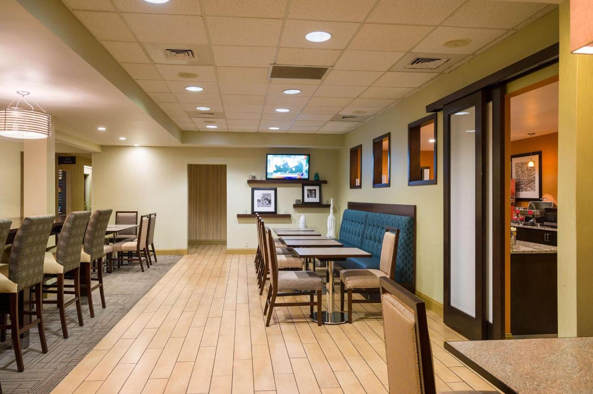 Hampton Inn Danville photo 11