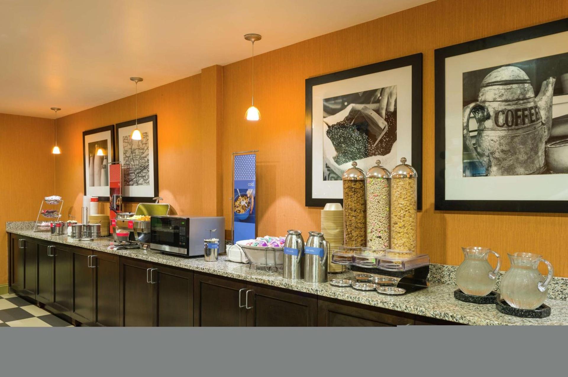 Hampton Inn Danville photo 14