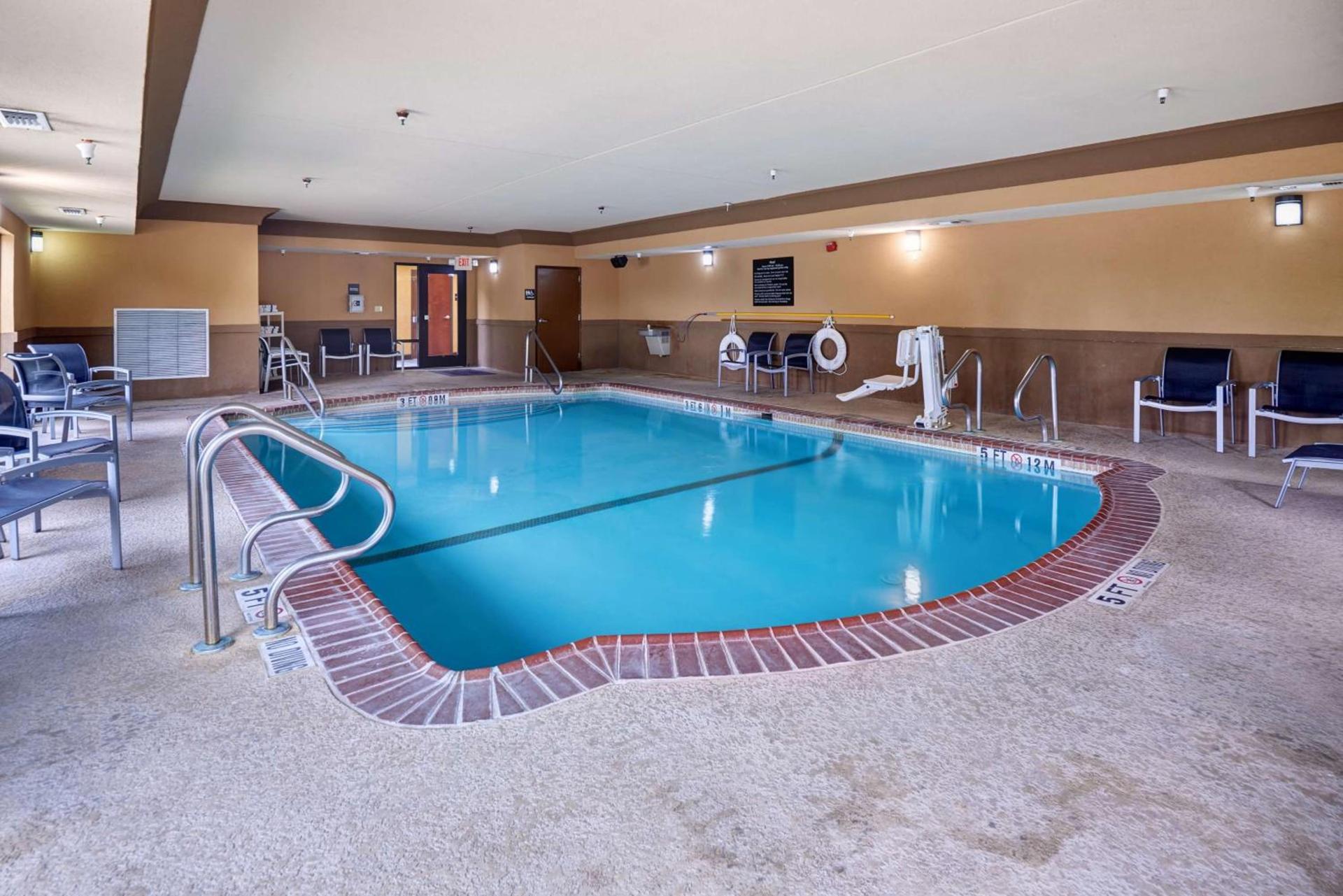 Hampton Inn & Suites Austin South Buda photo 5
