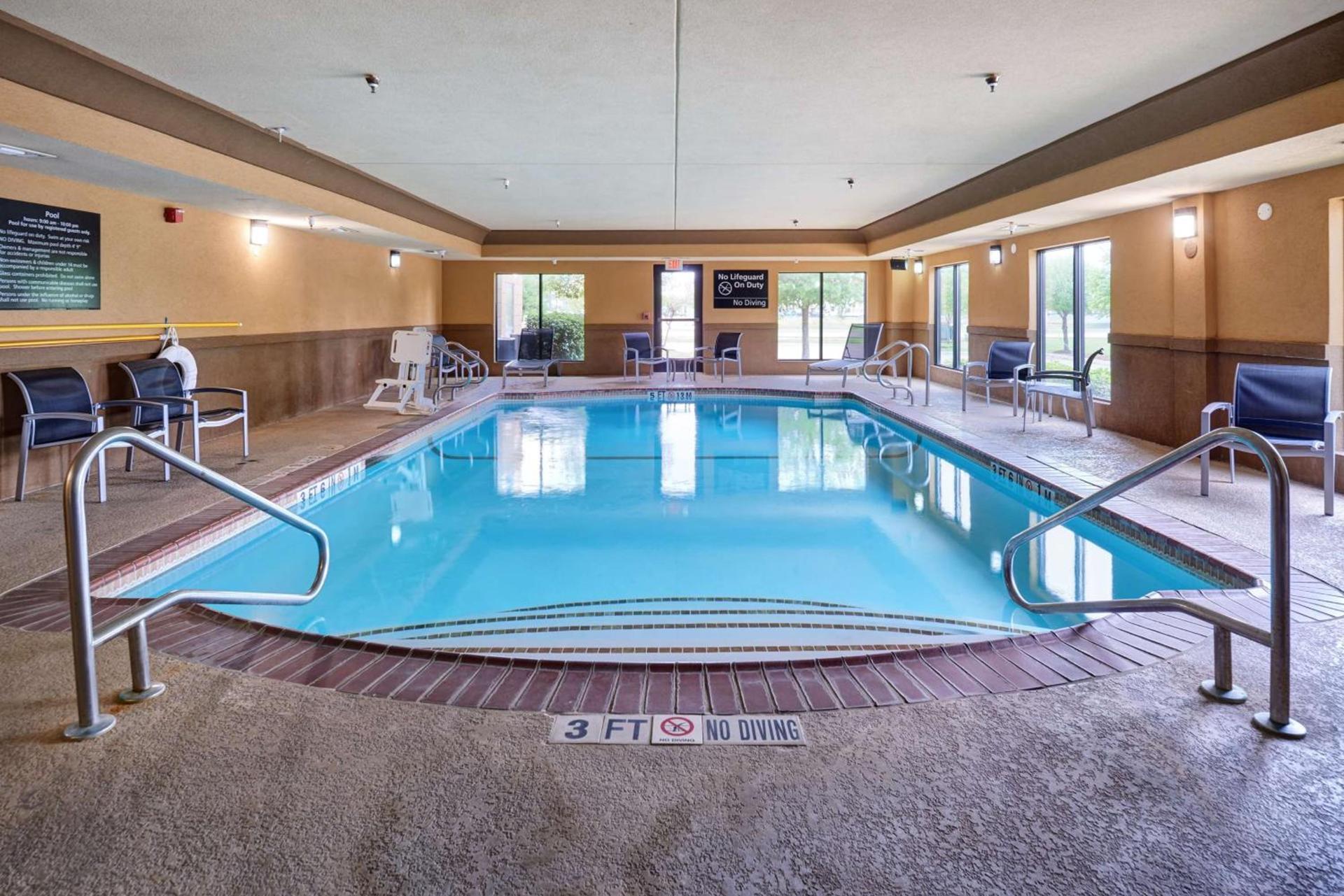 Hampton Inn & Suites Austin South Buda photo 6