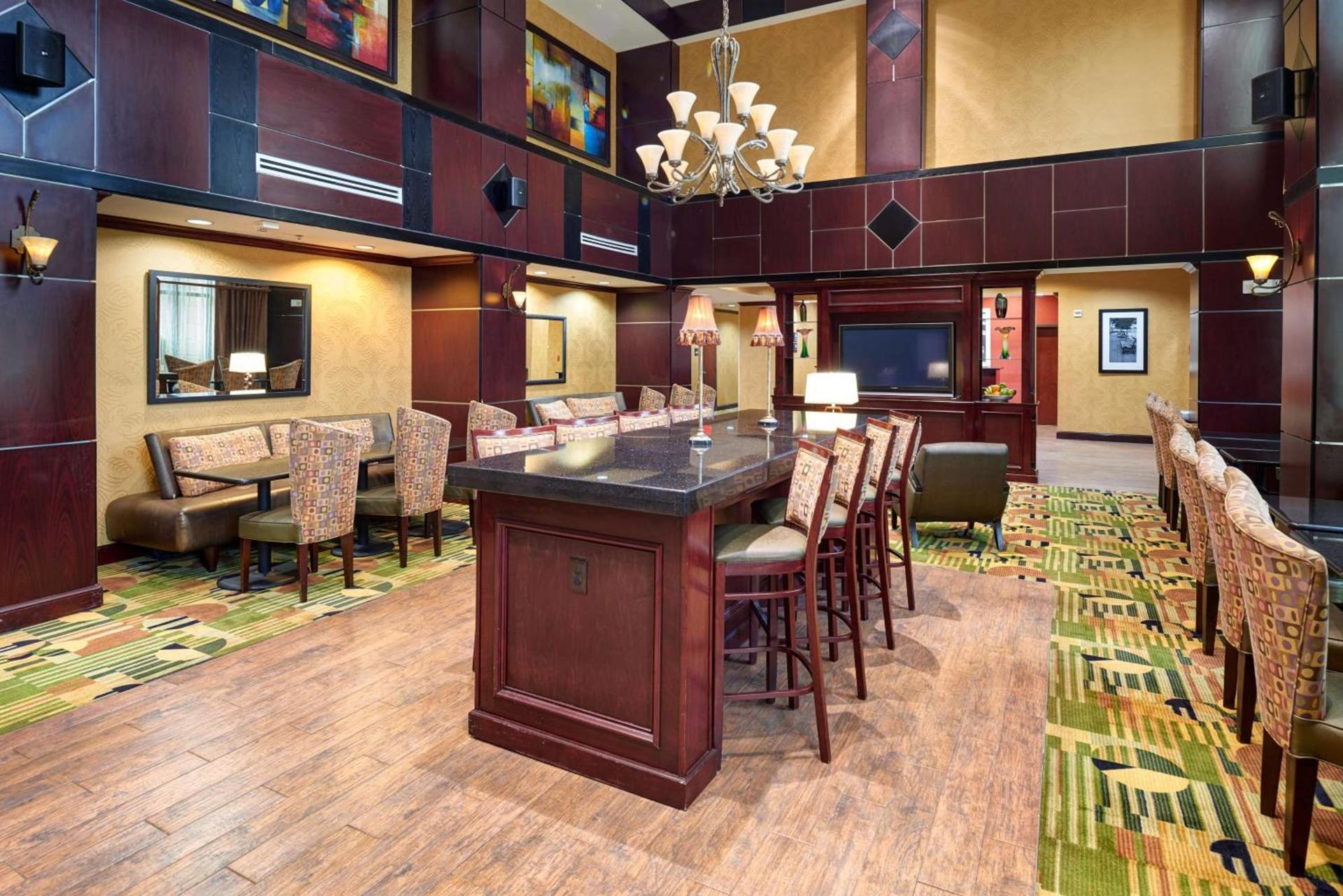Hampton Inn & Suites Austin South Buda photo 7