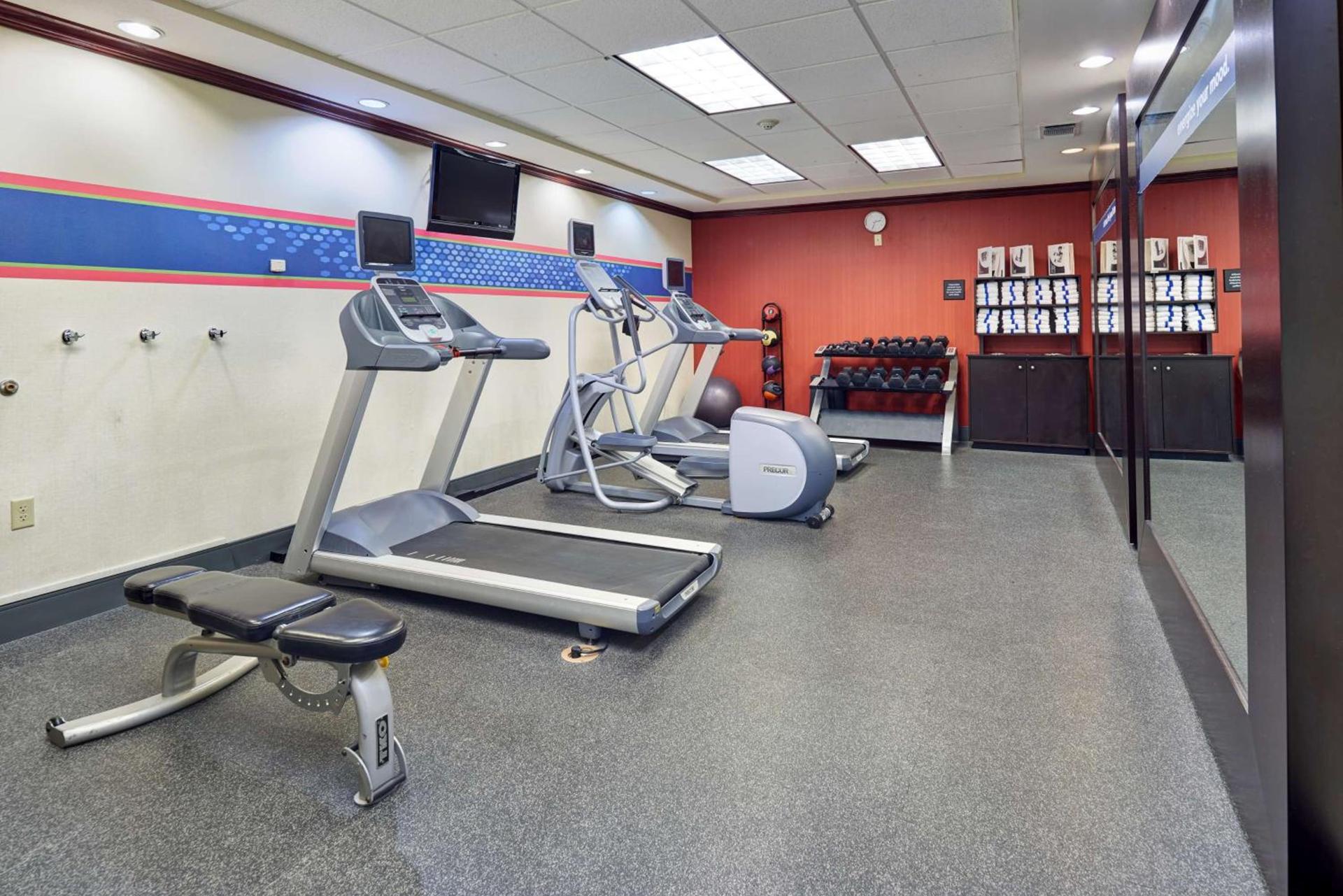Hampton Inn & Suites Austin South Buda photo 12