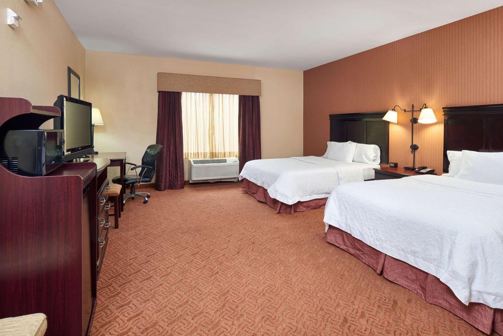 Hampton Inn & Suites Austin South Buda photo 13