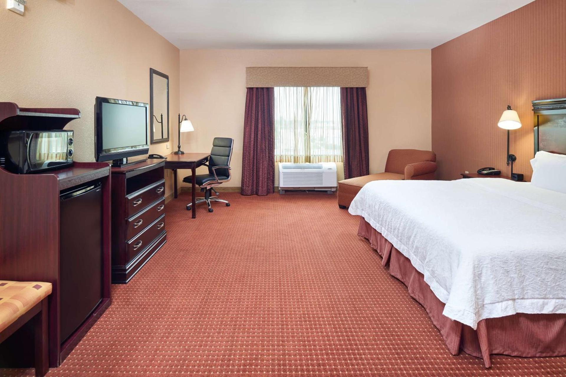 Hampton Inn & Suites Austin South Buda photo 18