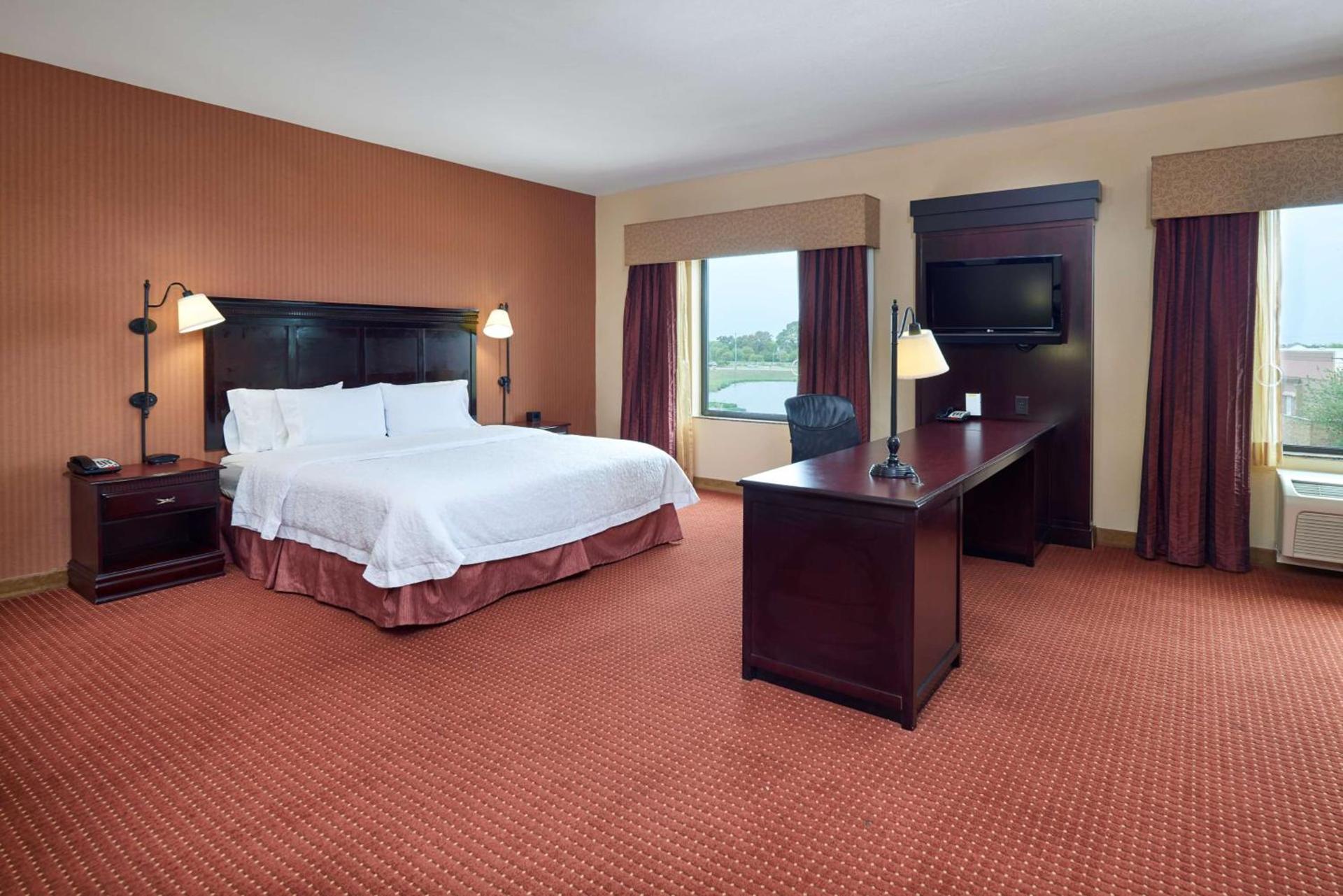 Hampton Inn & Suites Austin South Buda photo 25