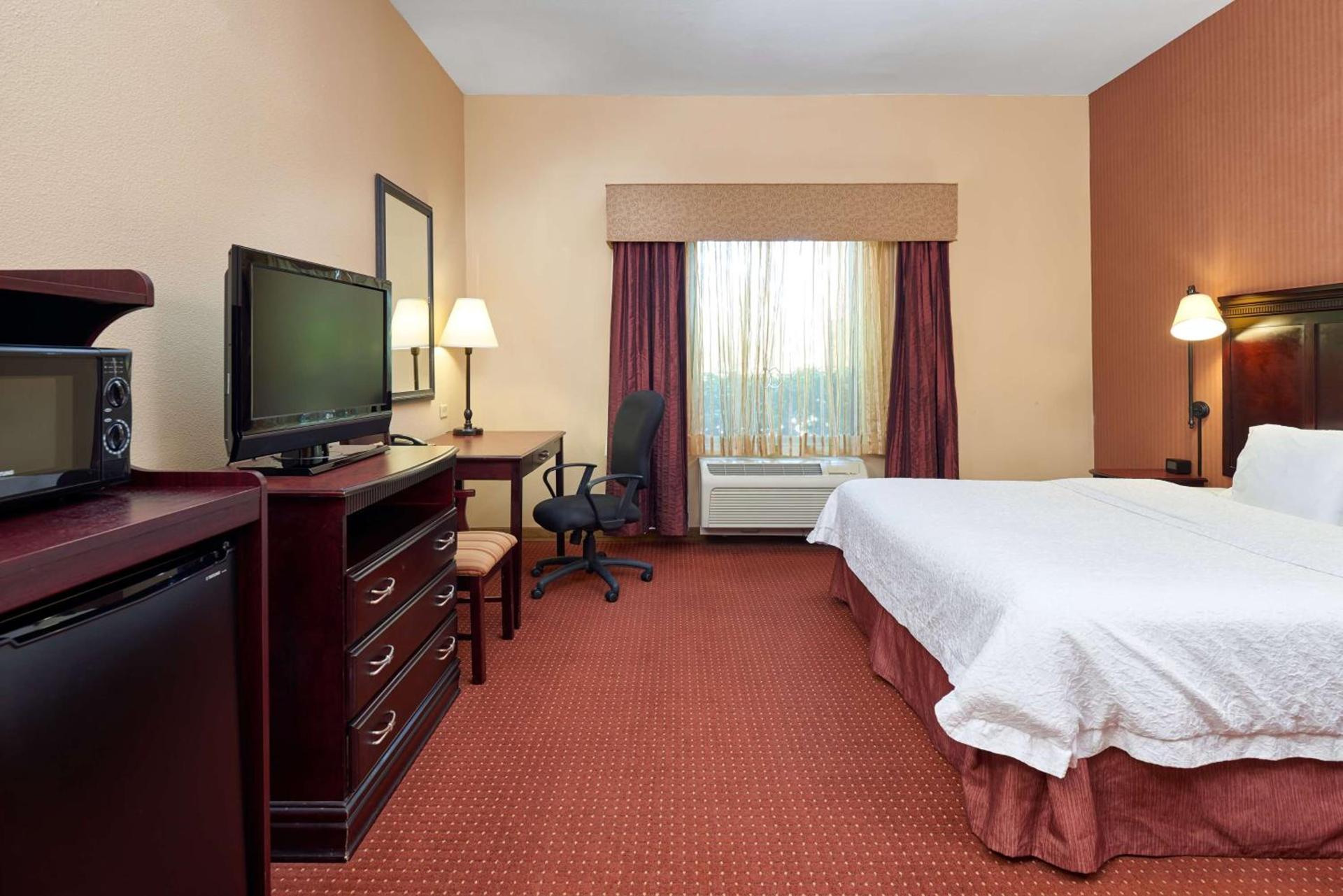 Hampton Inn & Suites Austin South Buda photo 36