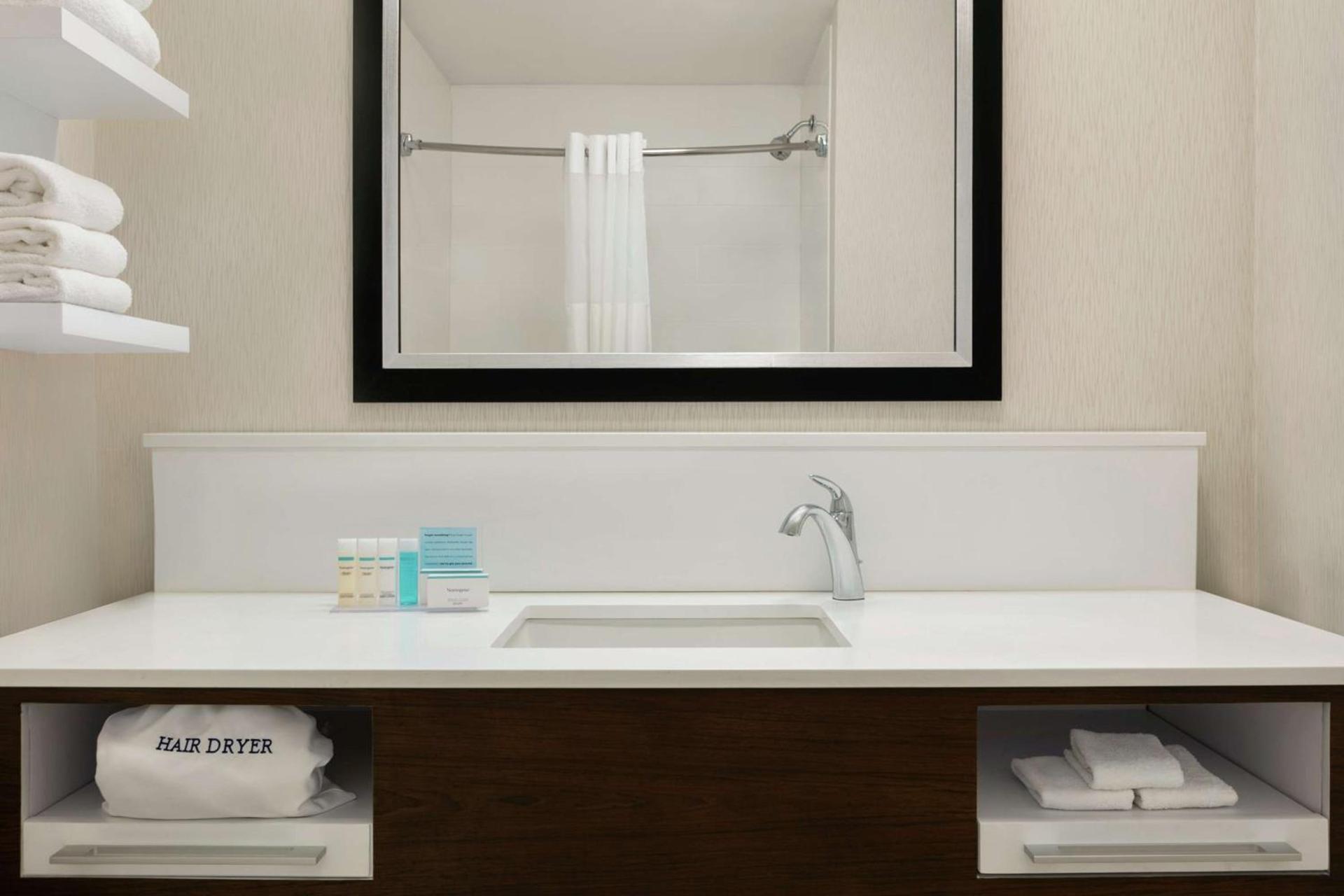 Hampton Inn Binghamton/Johnson City photo 14