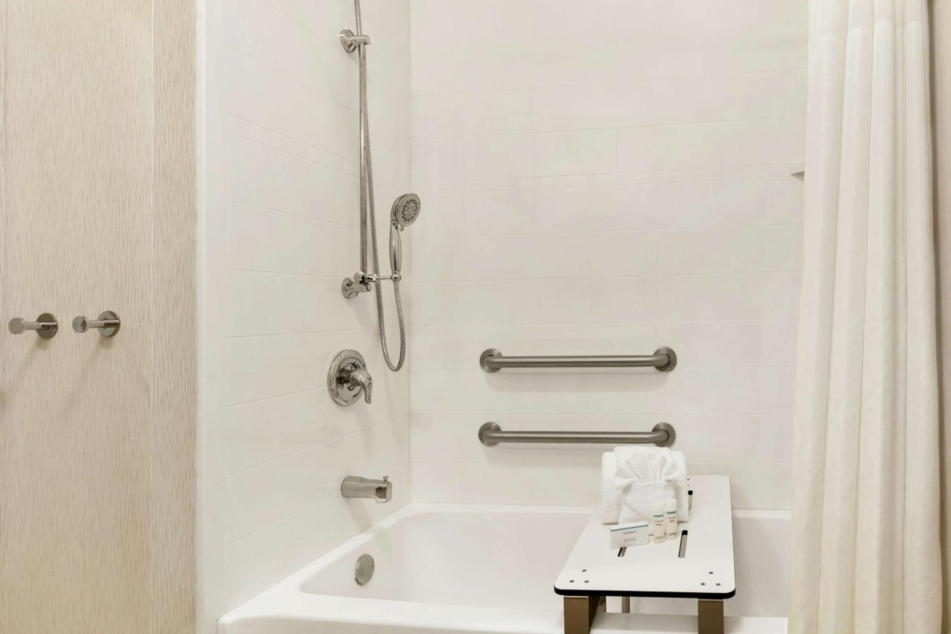 Hampton Inn Binghamton/Johnson City photo 20