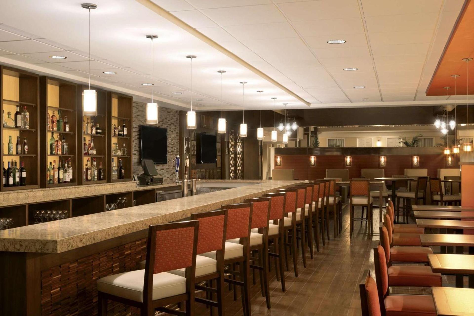 Embassy Suites Cleveland - Beachwood photo 11