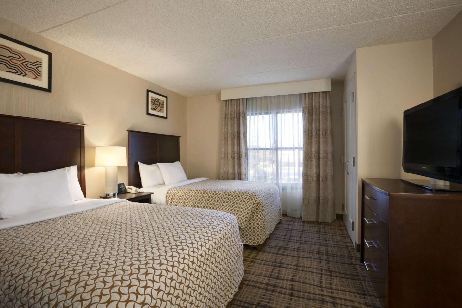 Embassy Suites Cleveland - Beachwood photo 22
