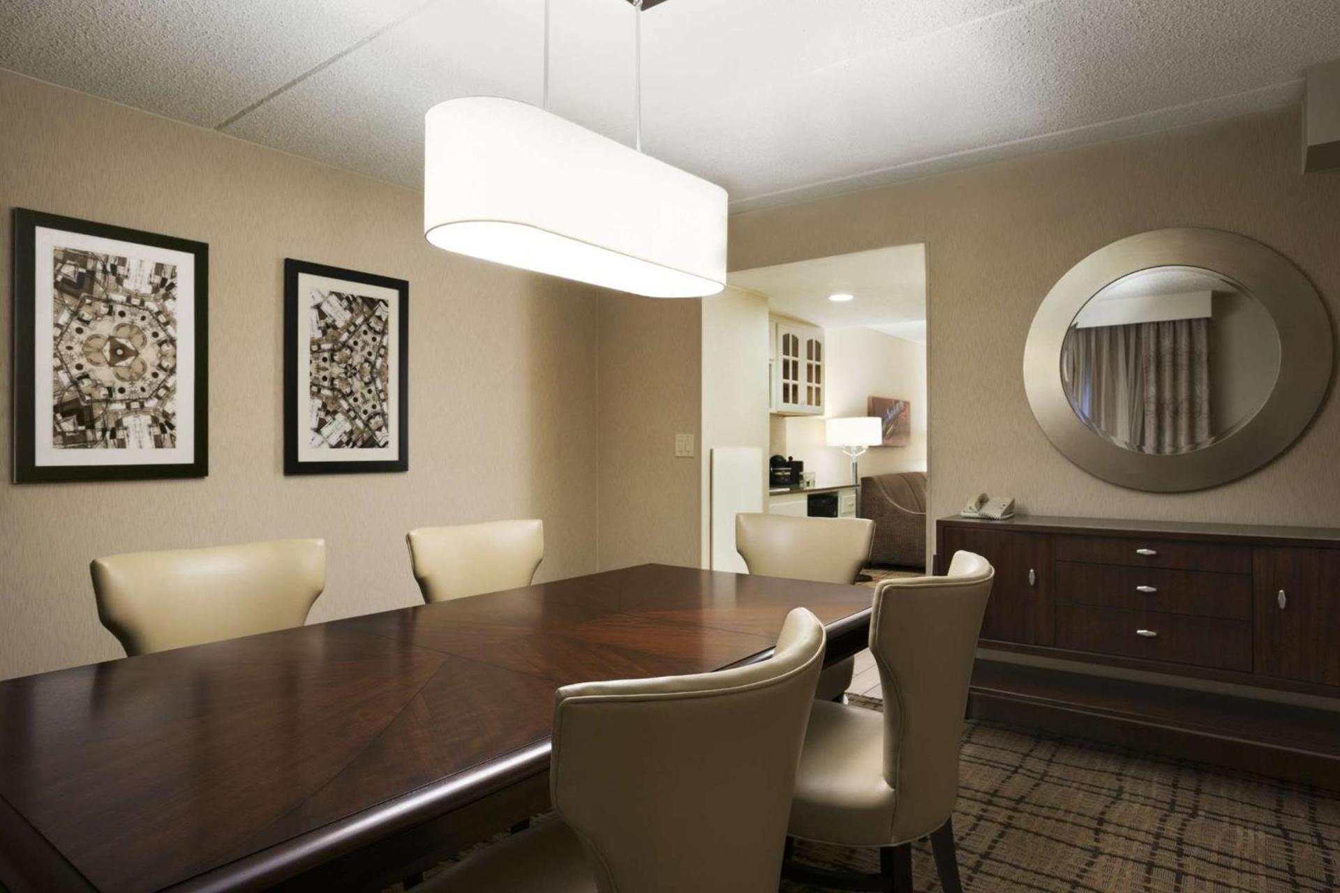 Embassy Suites Cleveland - Beachwood photo 26