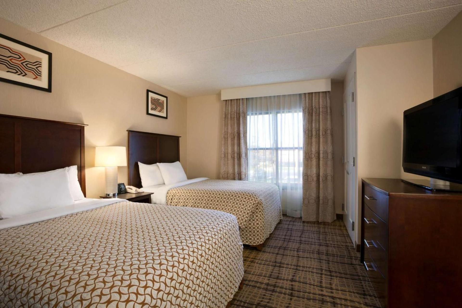 Embassy Suites Cleveland - Beachwood photo 24