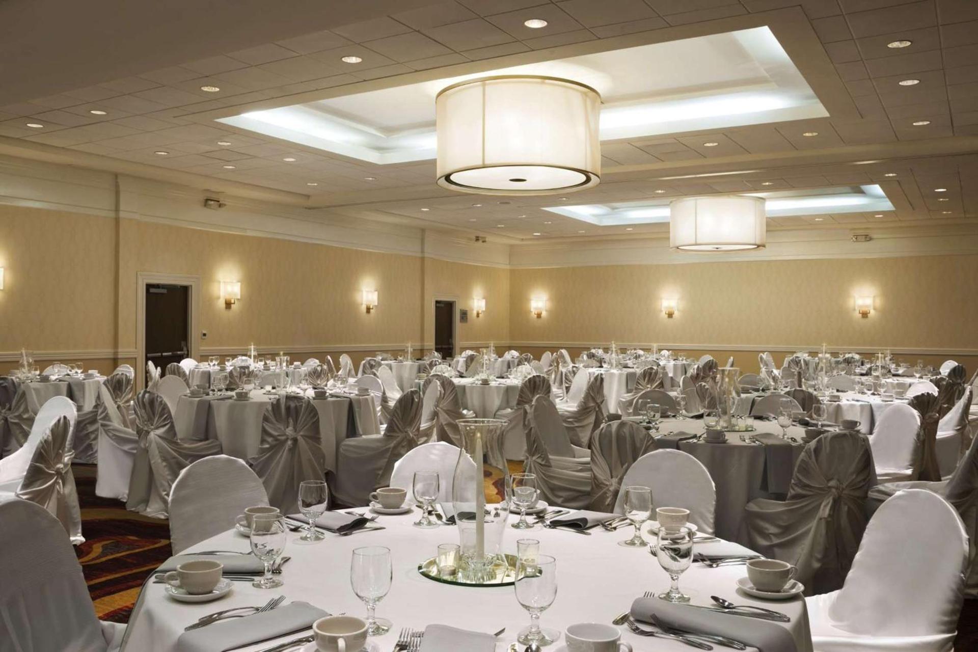 Embassy Suites Cleveland - Beachwood photo 29