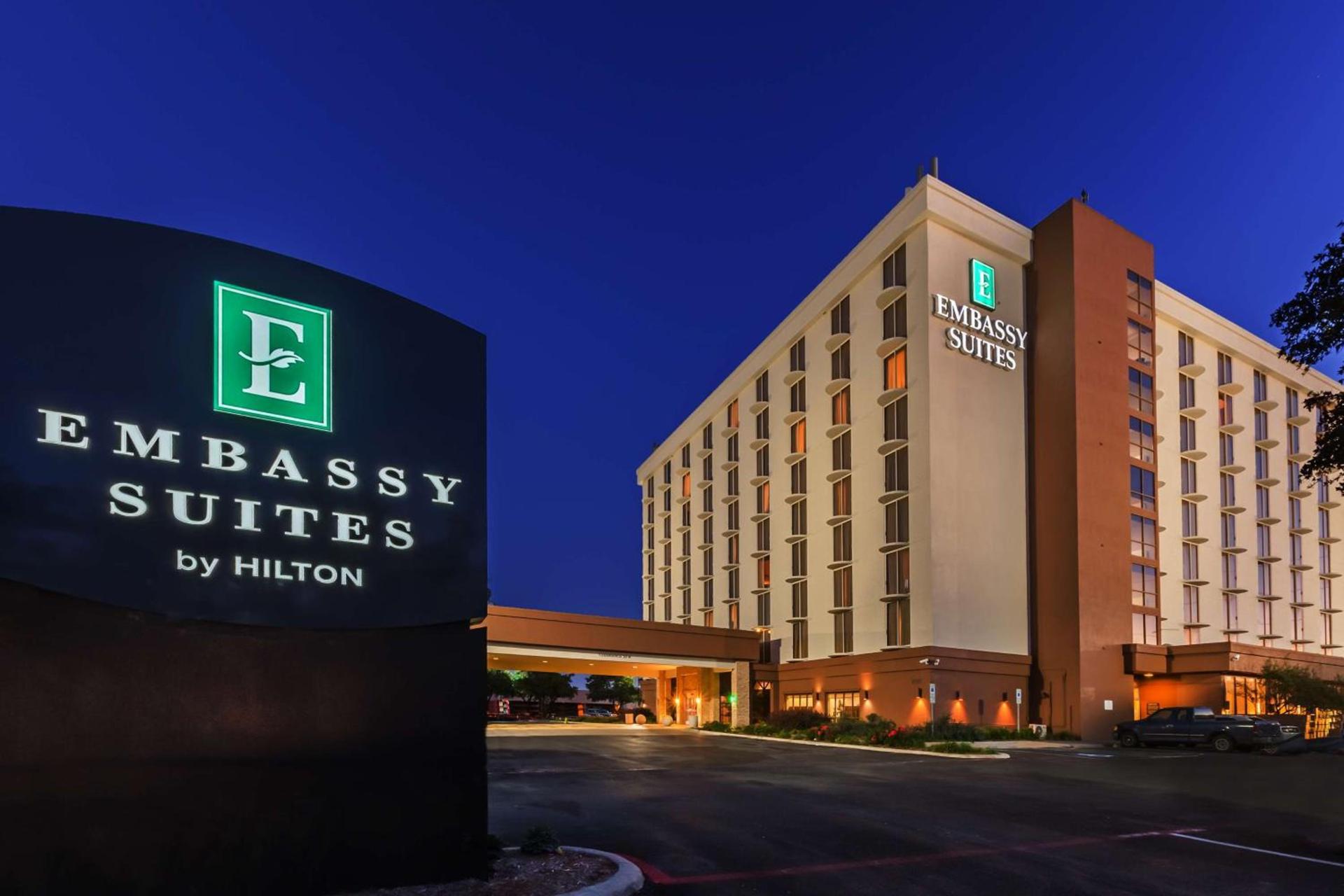 Embassy Suites by Hilton Dallas Market Center photo 1