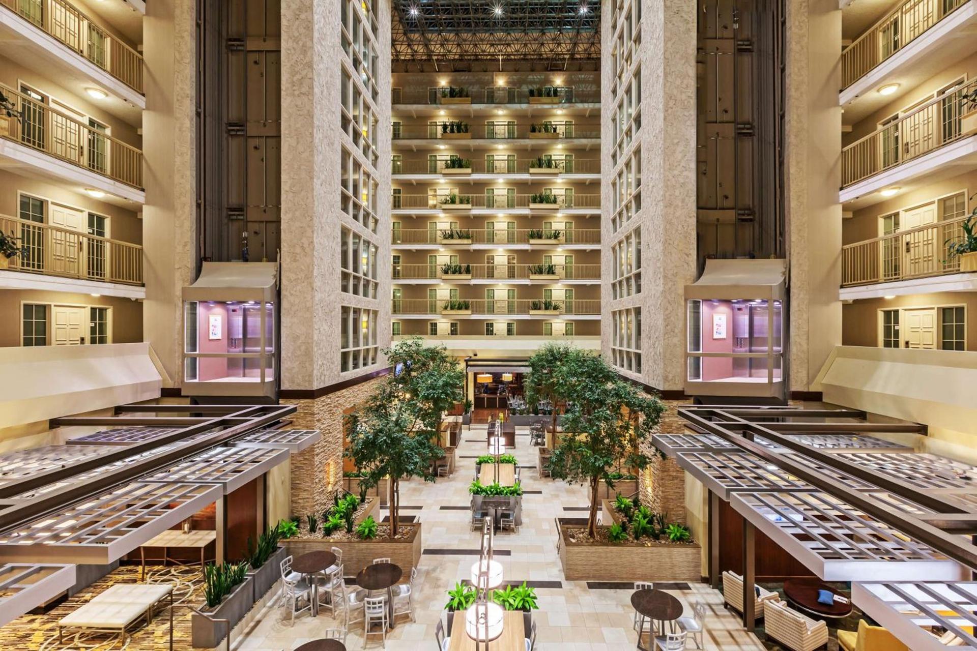 Embassy Suites by Hilton Dallas Market Center photo 9