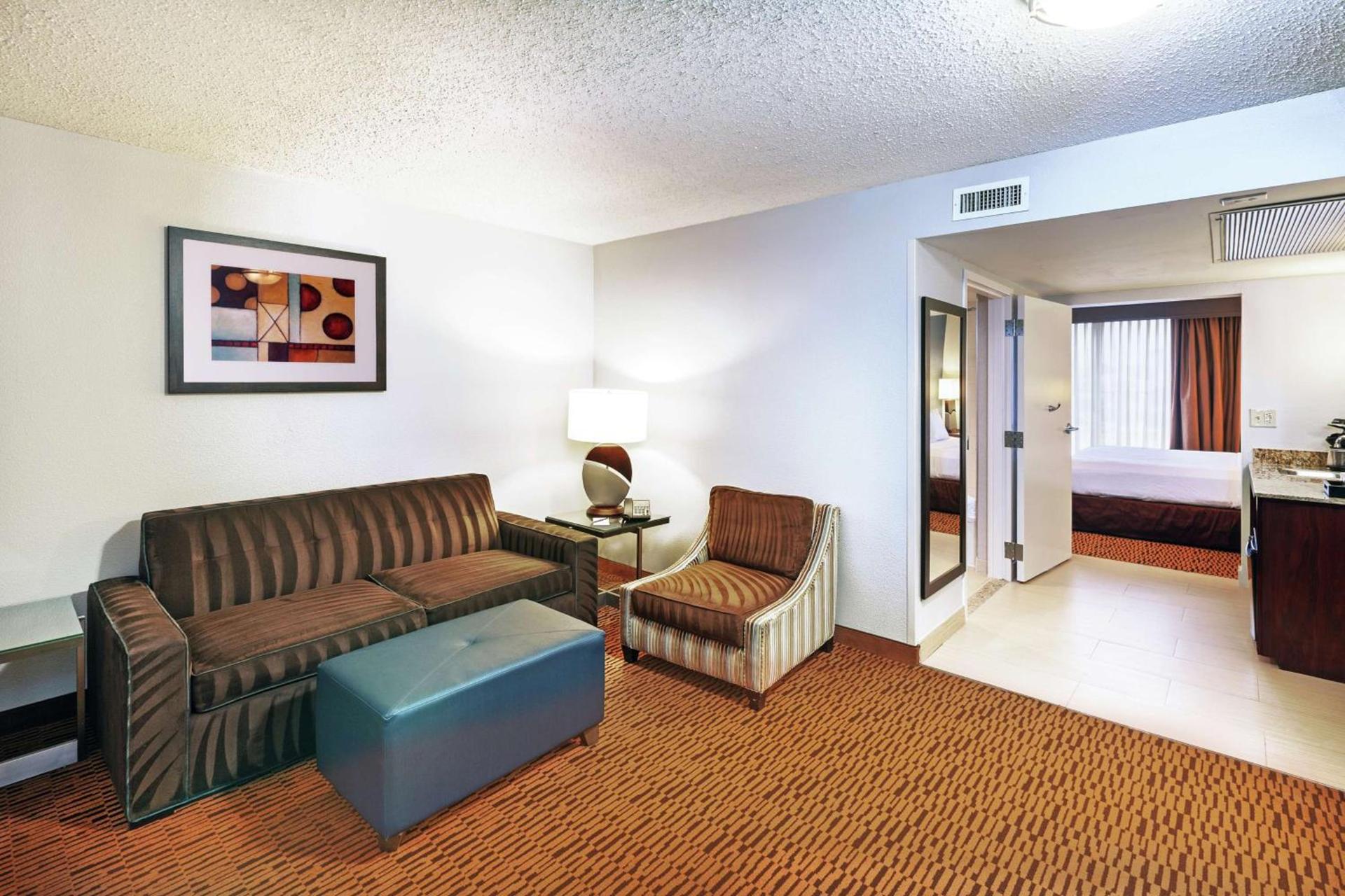 Embassy Suites by Hilton Dallas Market Center photo 27