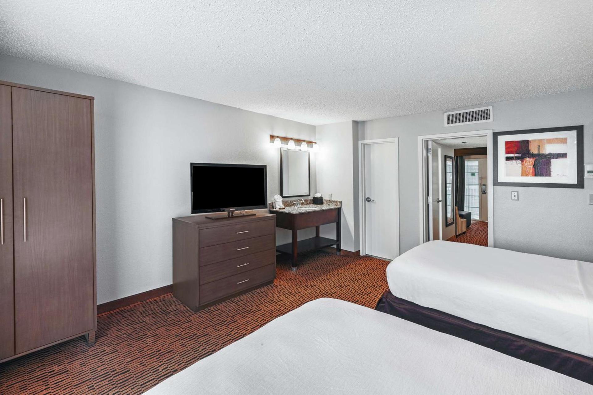 Embassy Suites by Hilton Dallas Market Center photo 32
