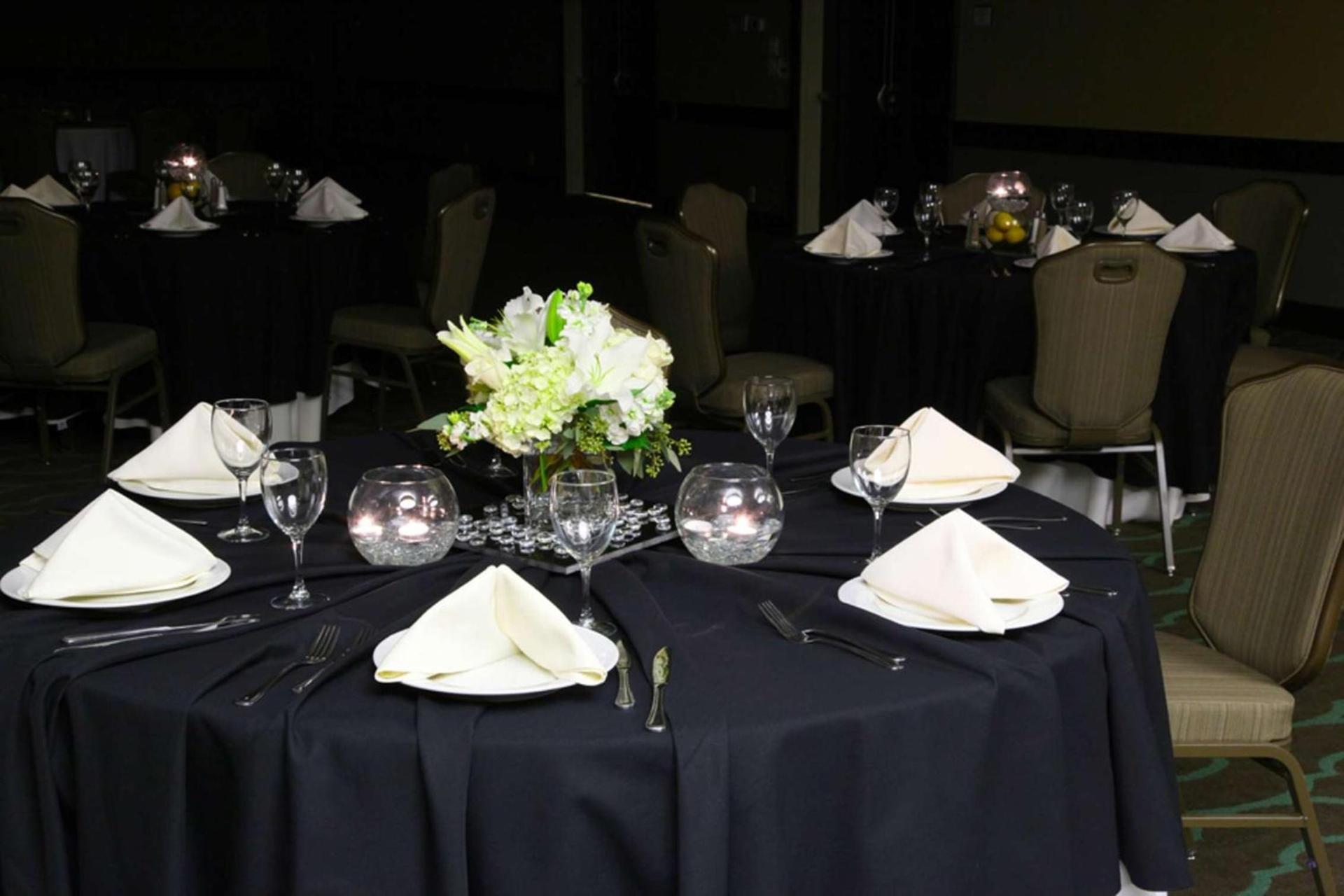 Embassy Suites by Hilton Dallas Market Center photo 42