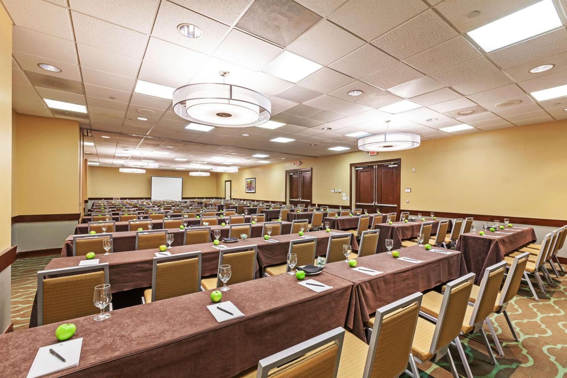 Embassy Suites by Hilton Dallas Market Center photo 52
