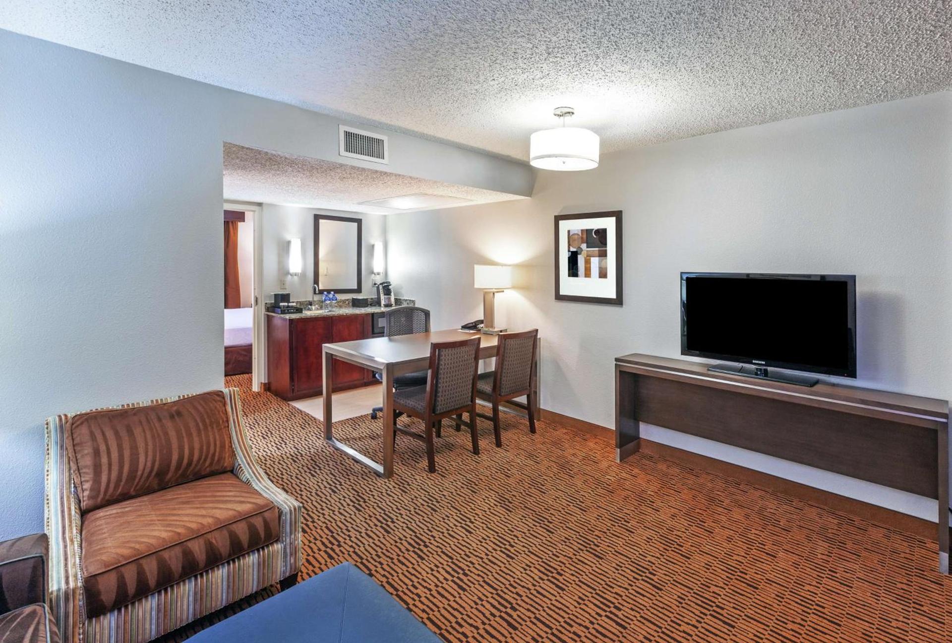 Embassy Suites by Hilton Dallas Market Center photo 60