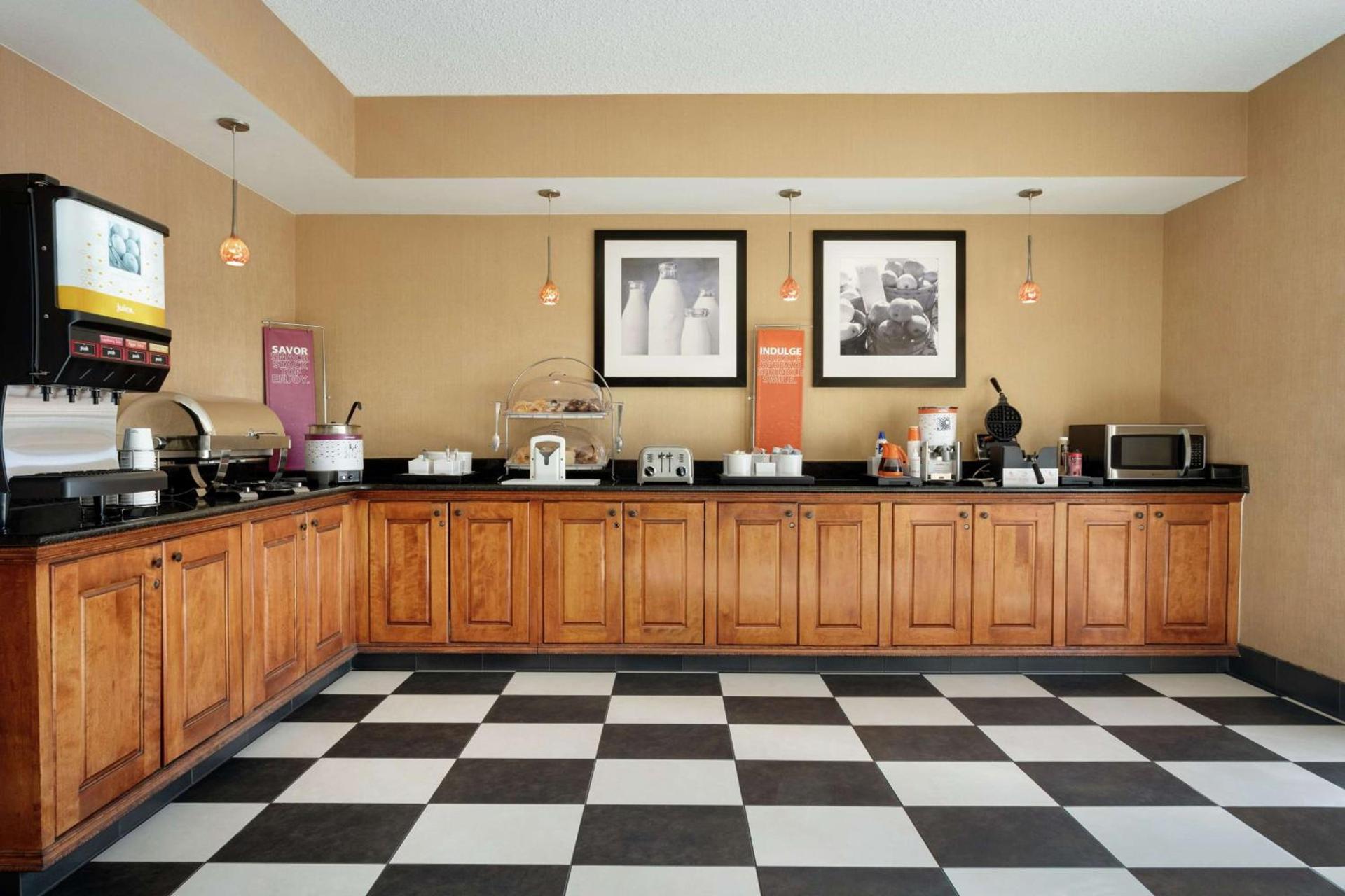 Hampton Inn Phoenix-Chandler photo 9