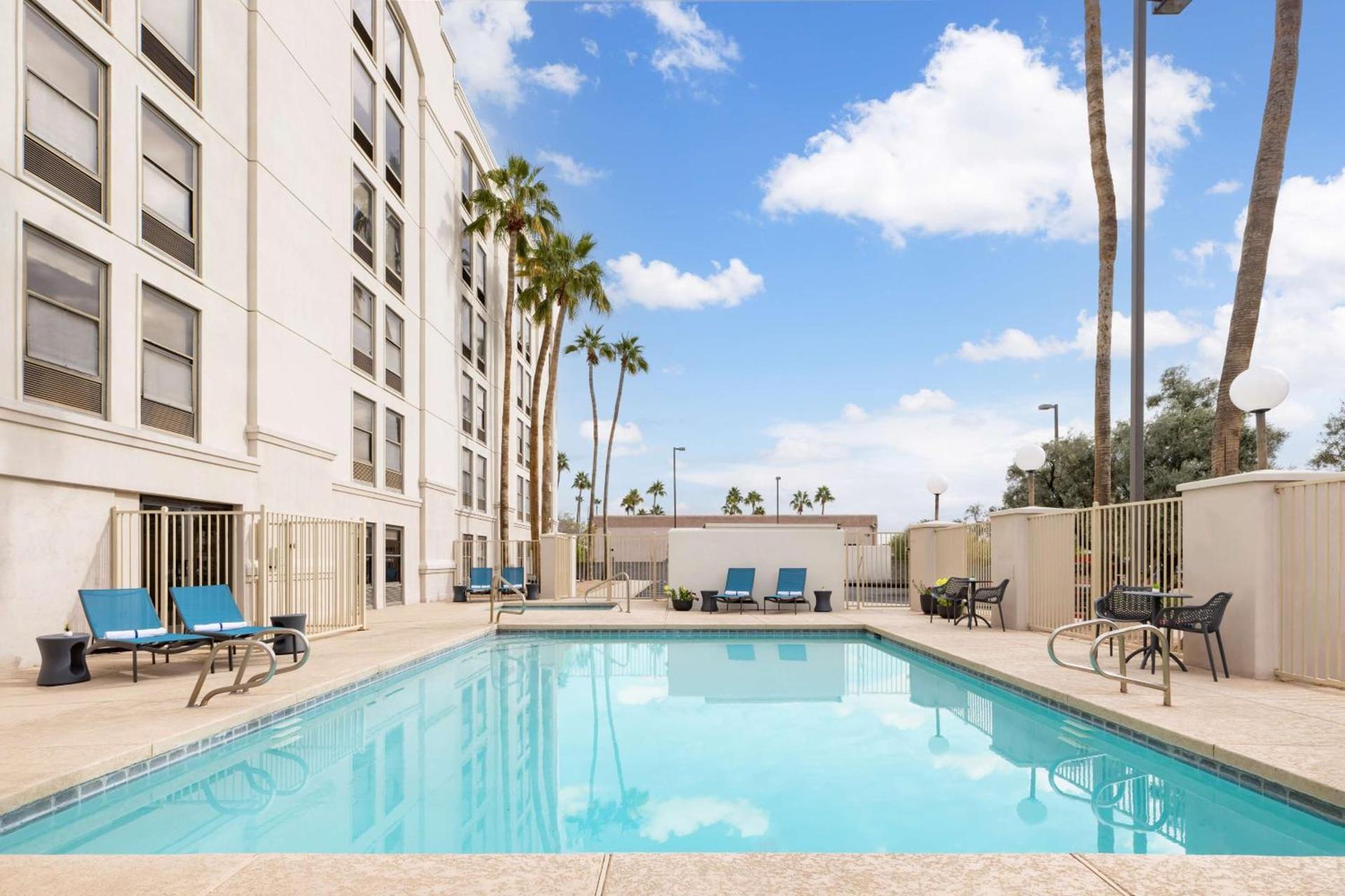Hampton Inn Phoenix-Chandler photo 7