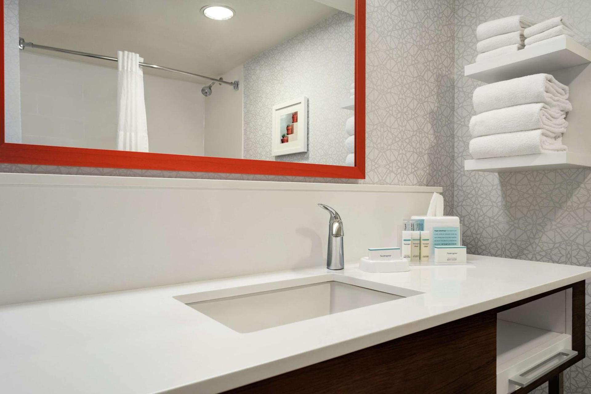 Hampton Inn Phoenix-Chandler photo 17