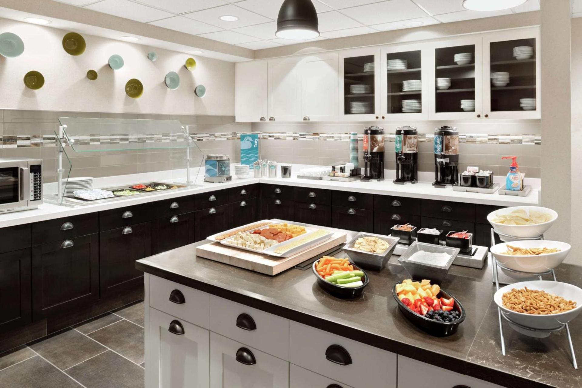 Homewood Suites by Hilton Rochester Henrietta photo 11