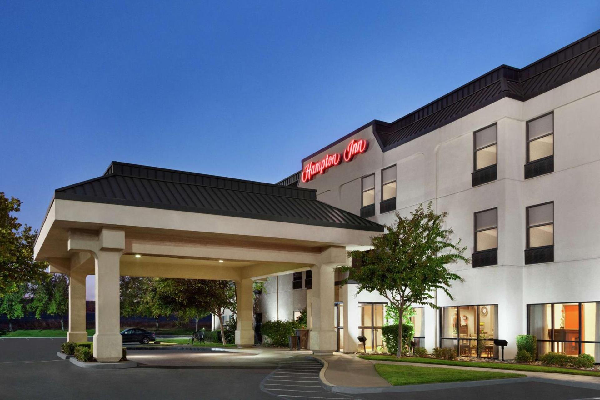 Hampton Inn Tracy photo 3
