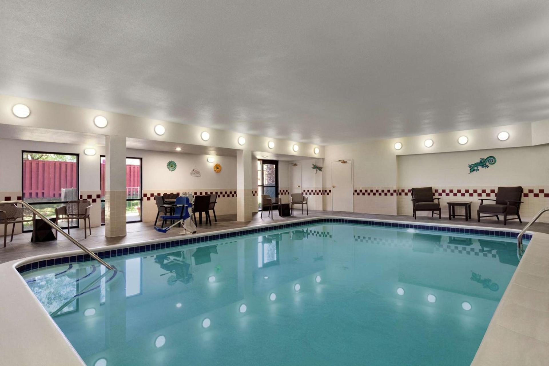 Hampton Inn Tracy photo 7
