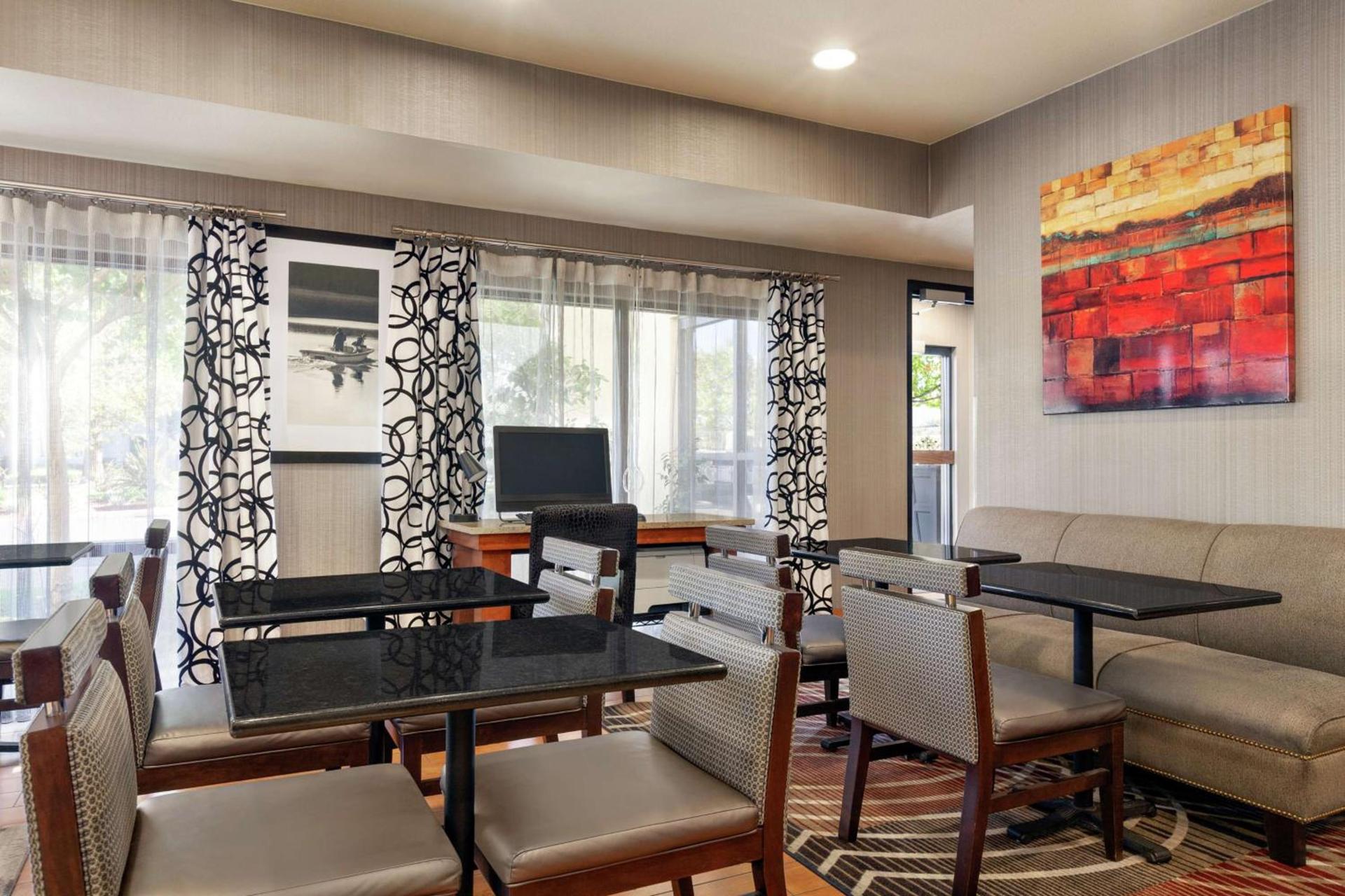 Hampton Inn Tracy photo 4