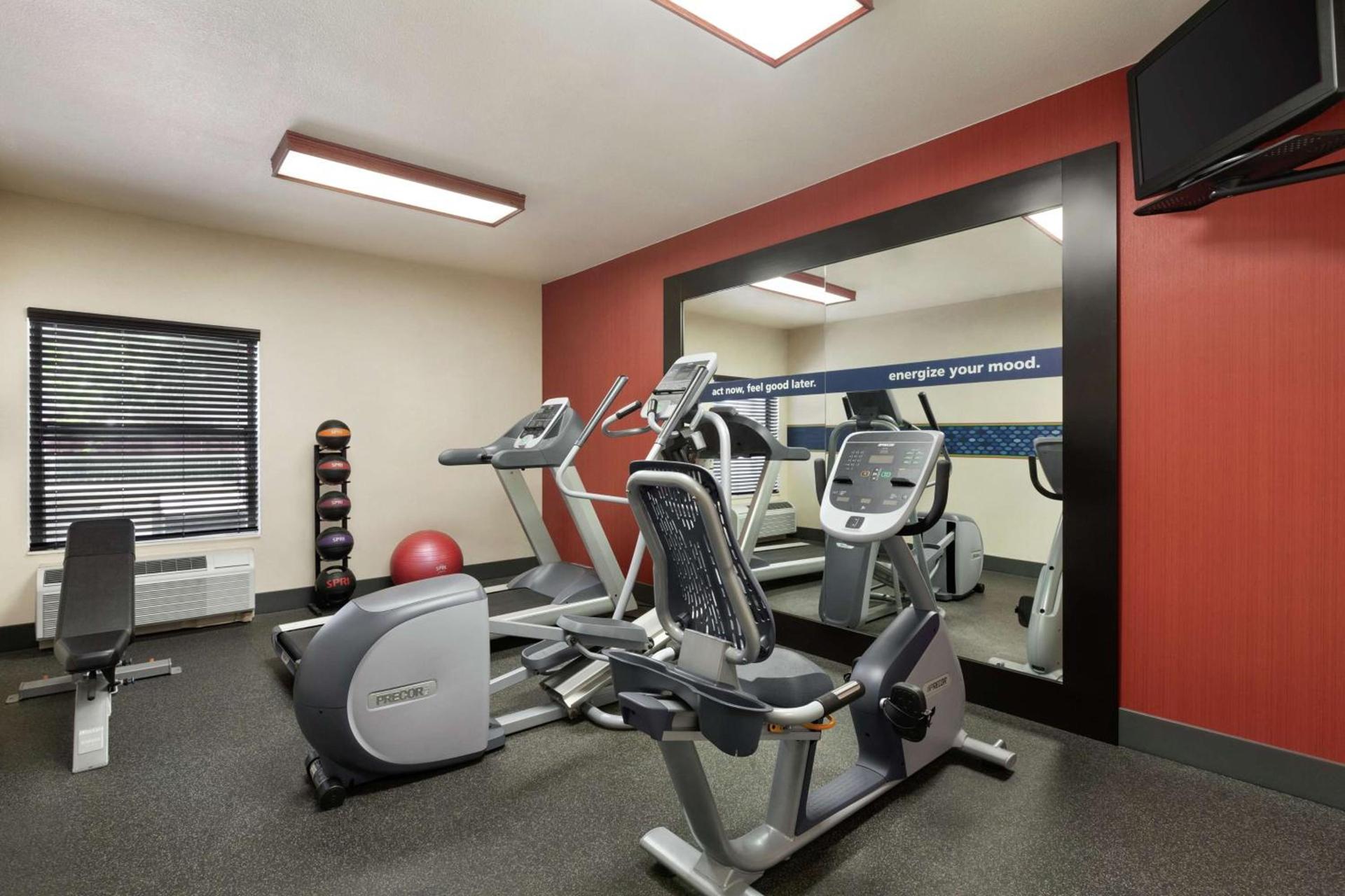 Hampton Inn Tracy photo 12