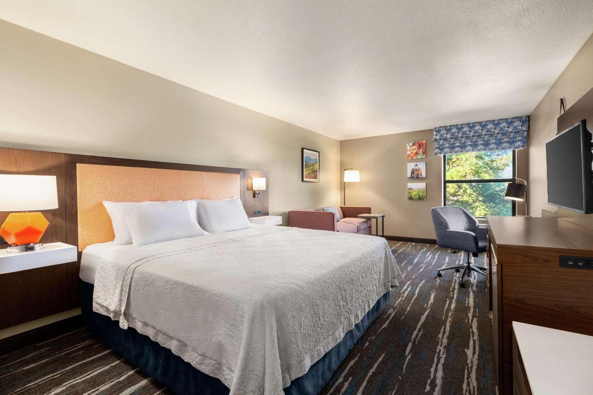 Hampton Inn Tracy photo 14