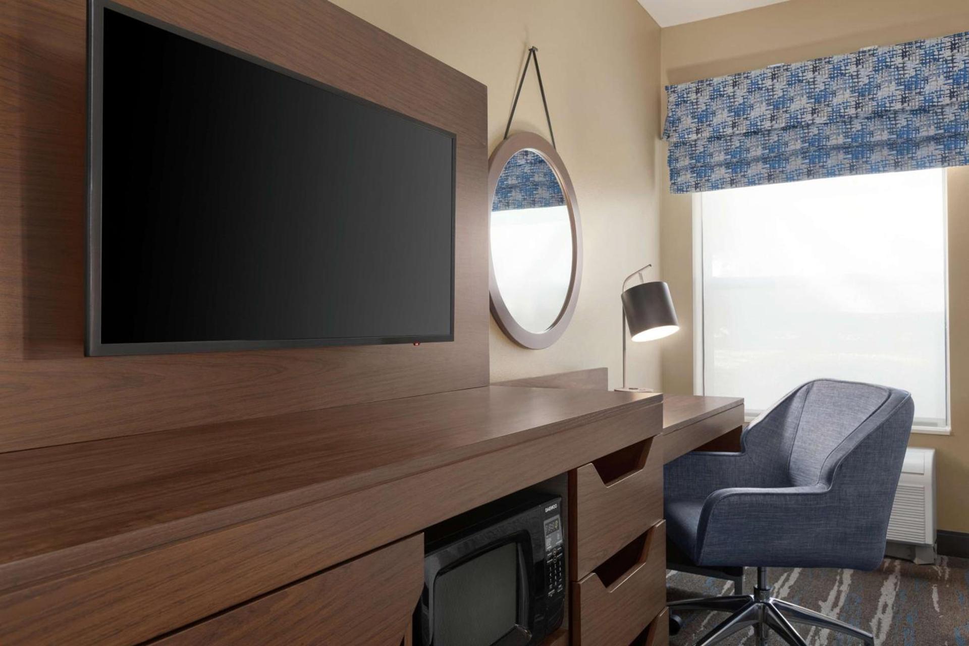 Hampton Inn Tracy photo 22