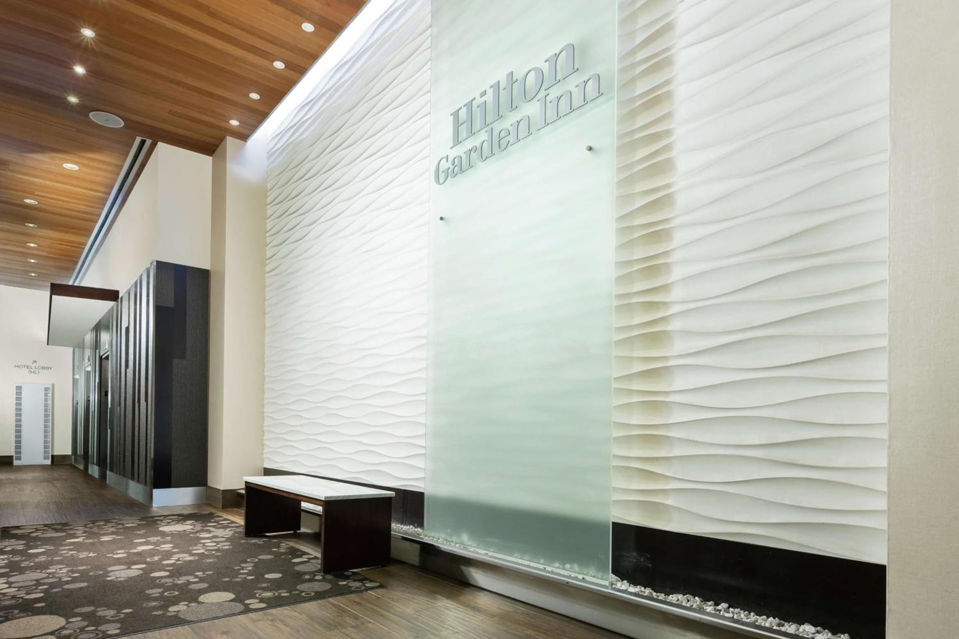 Hilton Garden Inn New York - Times Square Central photo 2