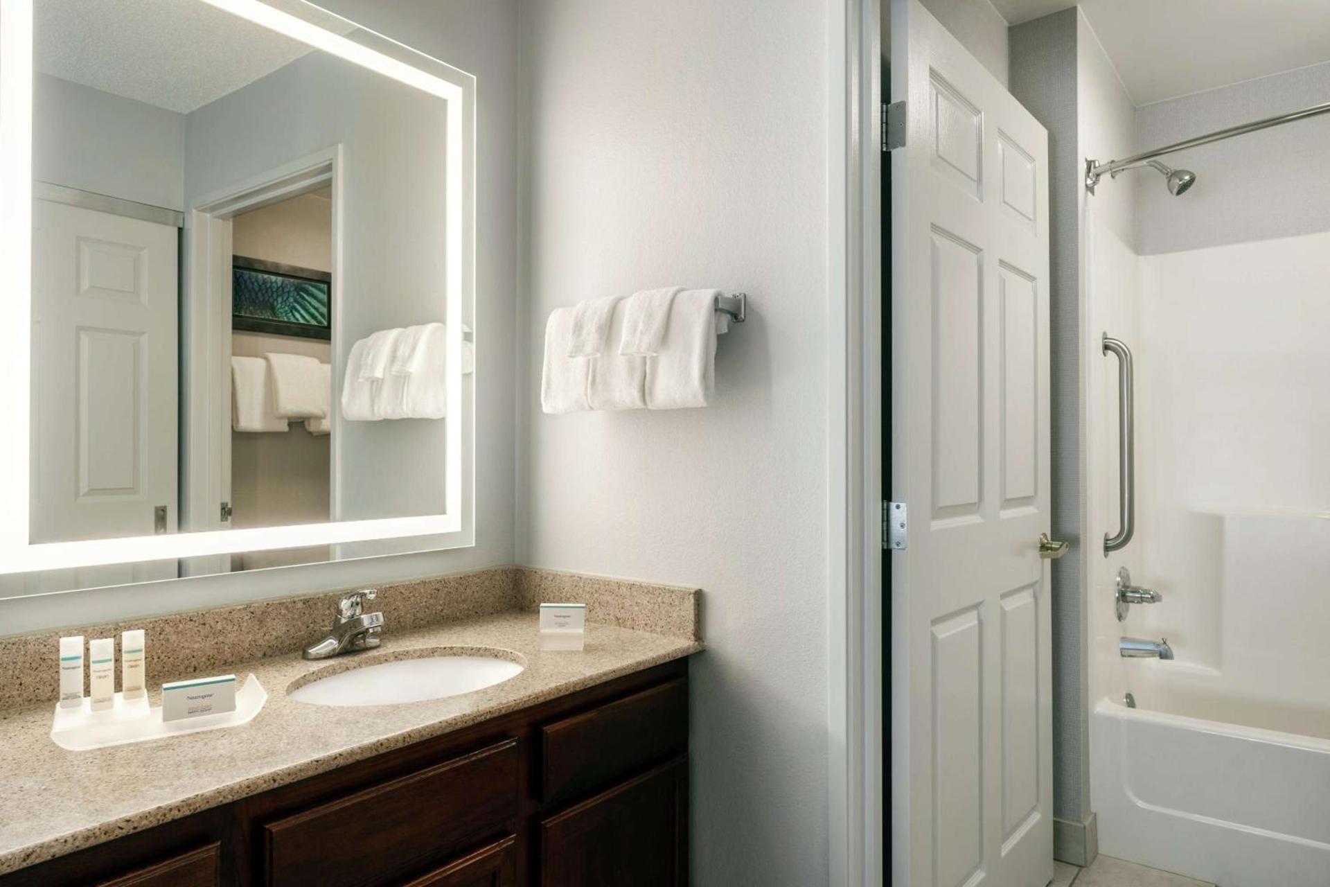 Homewood Suites by Hilton Erie photo 18