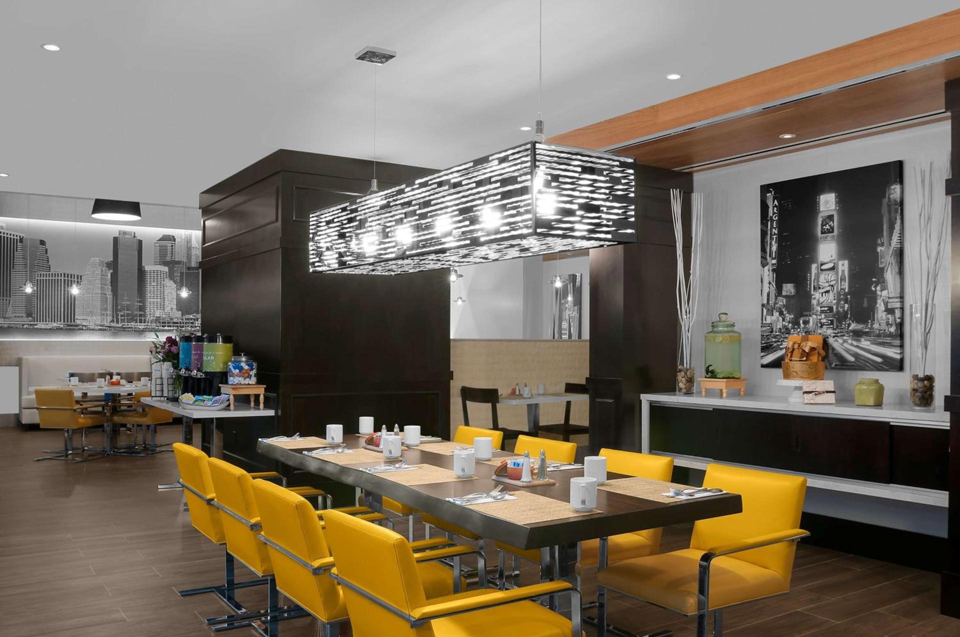 Hilton Garden Inn New York - Times Square Central photo 34