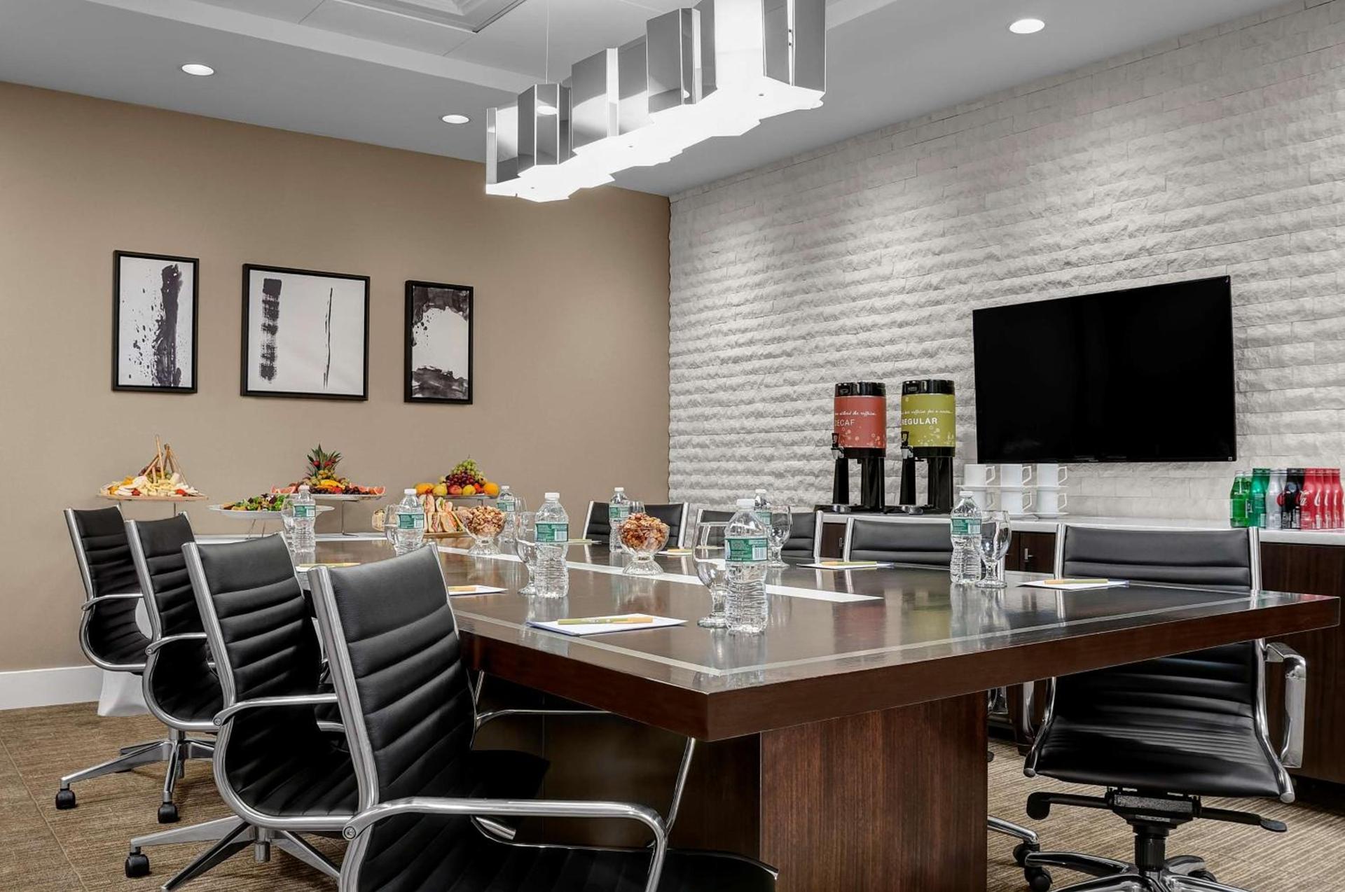Hilton Garden Inn New York - Times Square Central photo 9