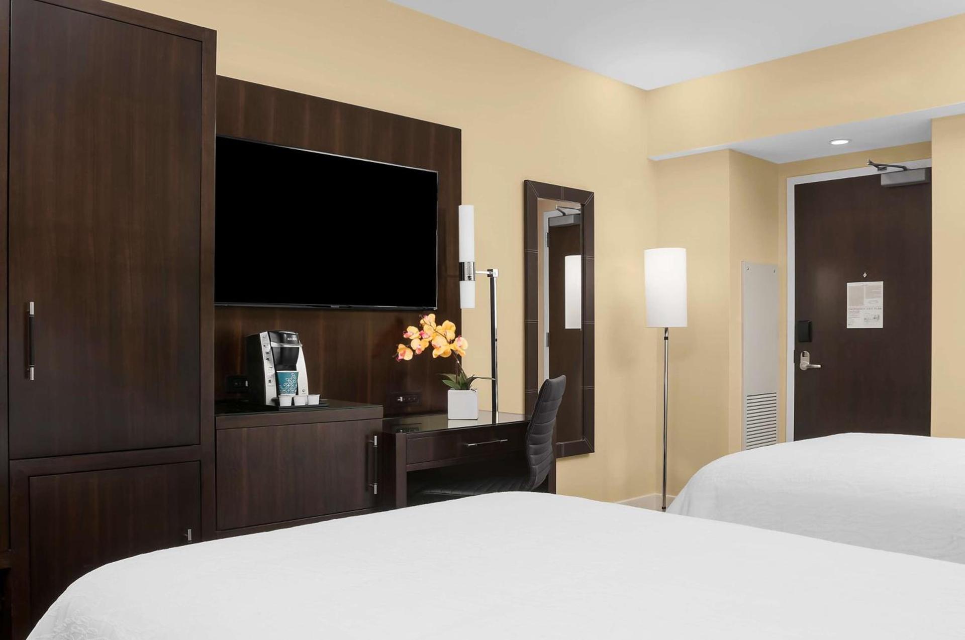 Hilton Garden Inn New York - Times Square Central photo 10