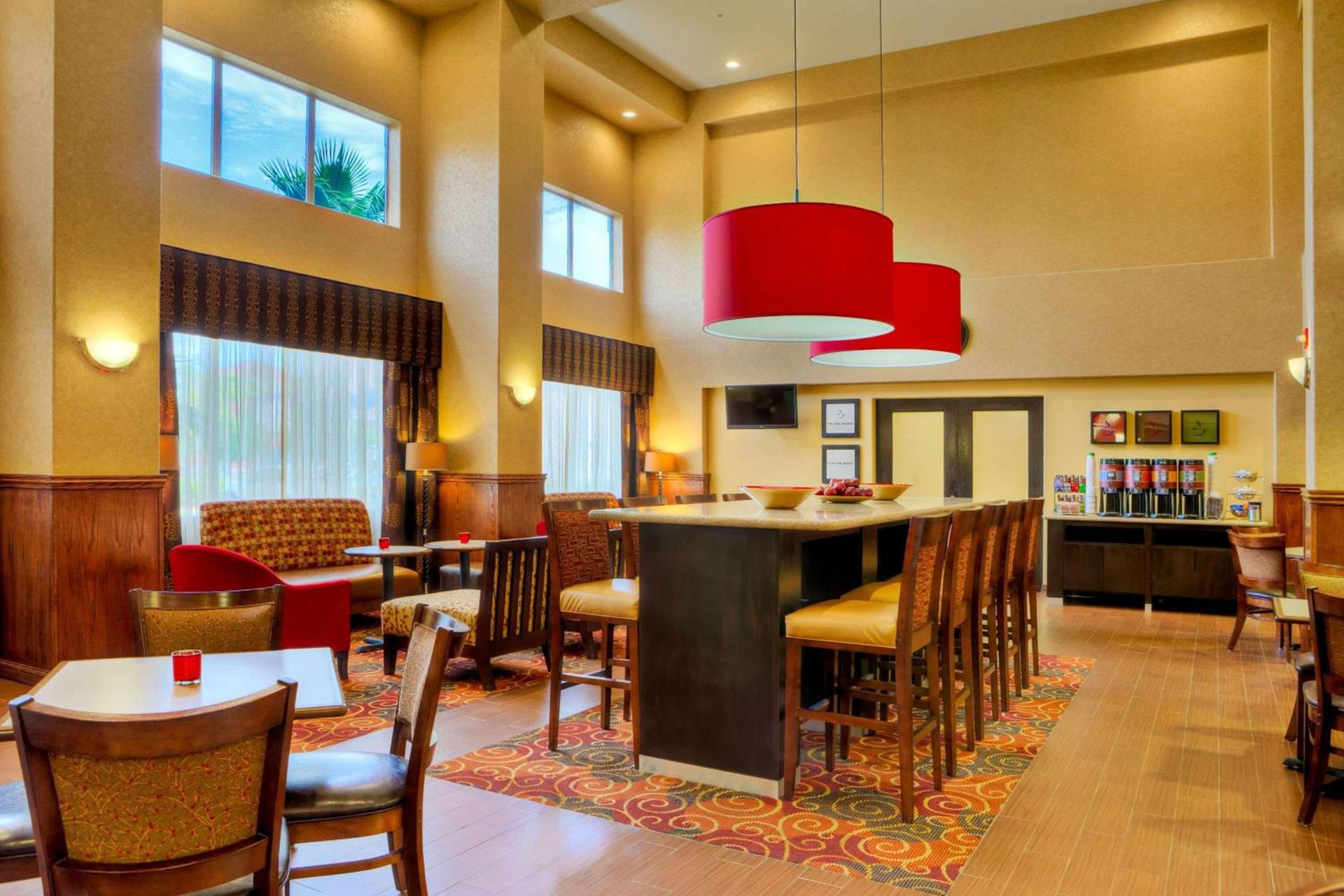 Hampton Inn & Suites Palmdale photo 9