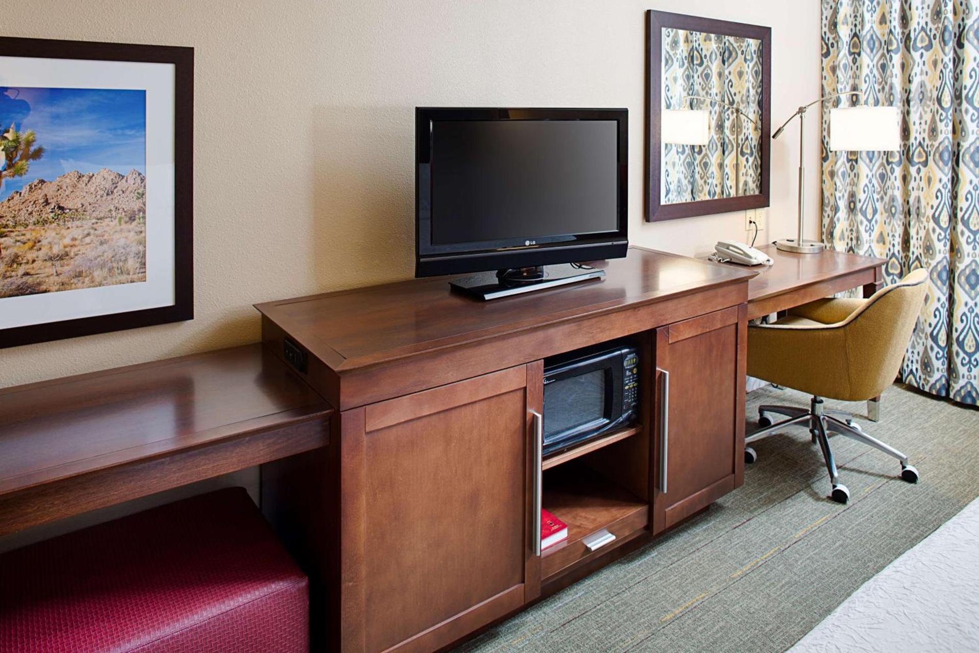 Hampton Inn & Suites Palmdale photo 19