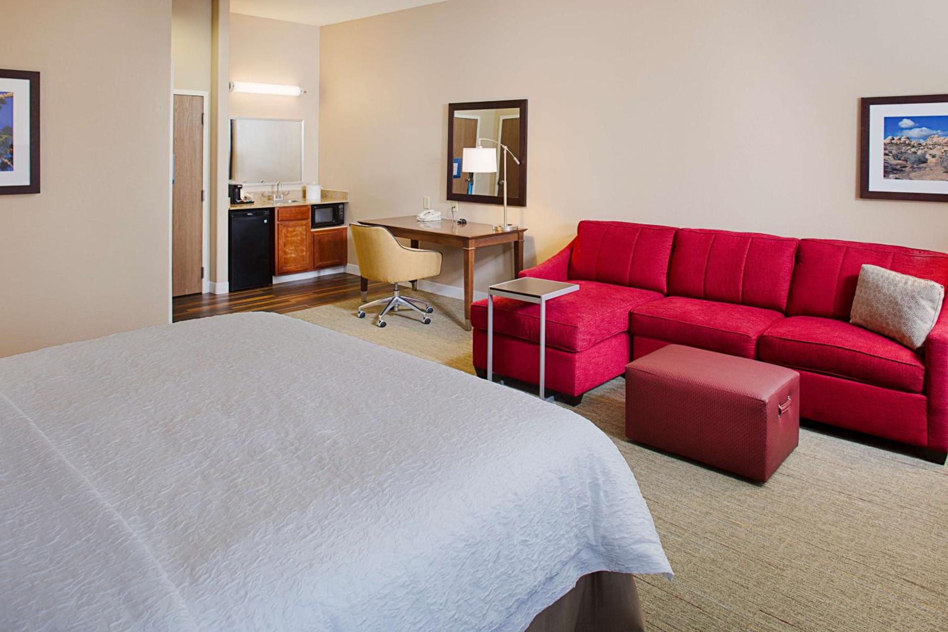 Hampton Inn & Suites Palmdale photo 20
