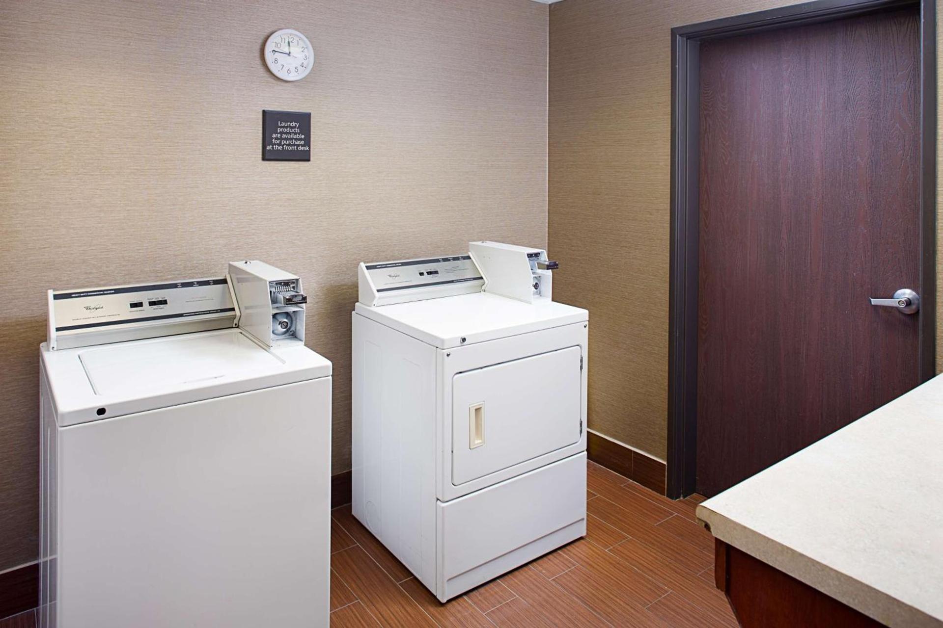 Hampton Inn & Suites Palmdale photo 27